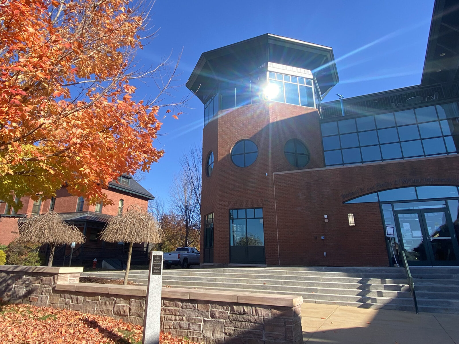 miller information commons (library) exterior