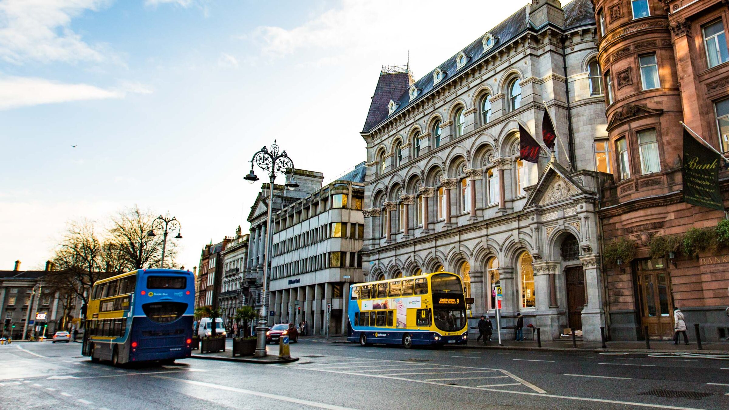 downtown dublin buildings and busses