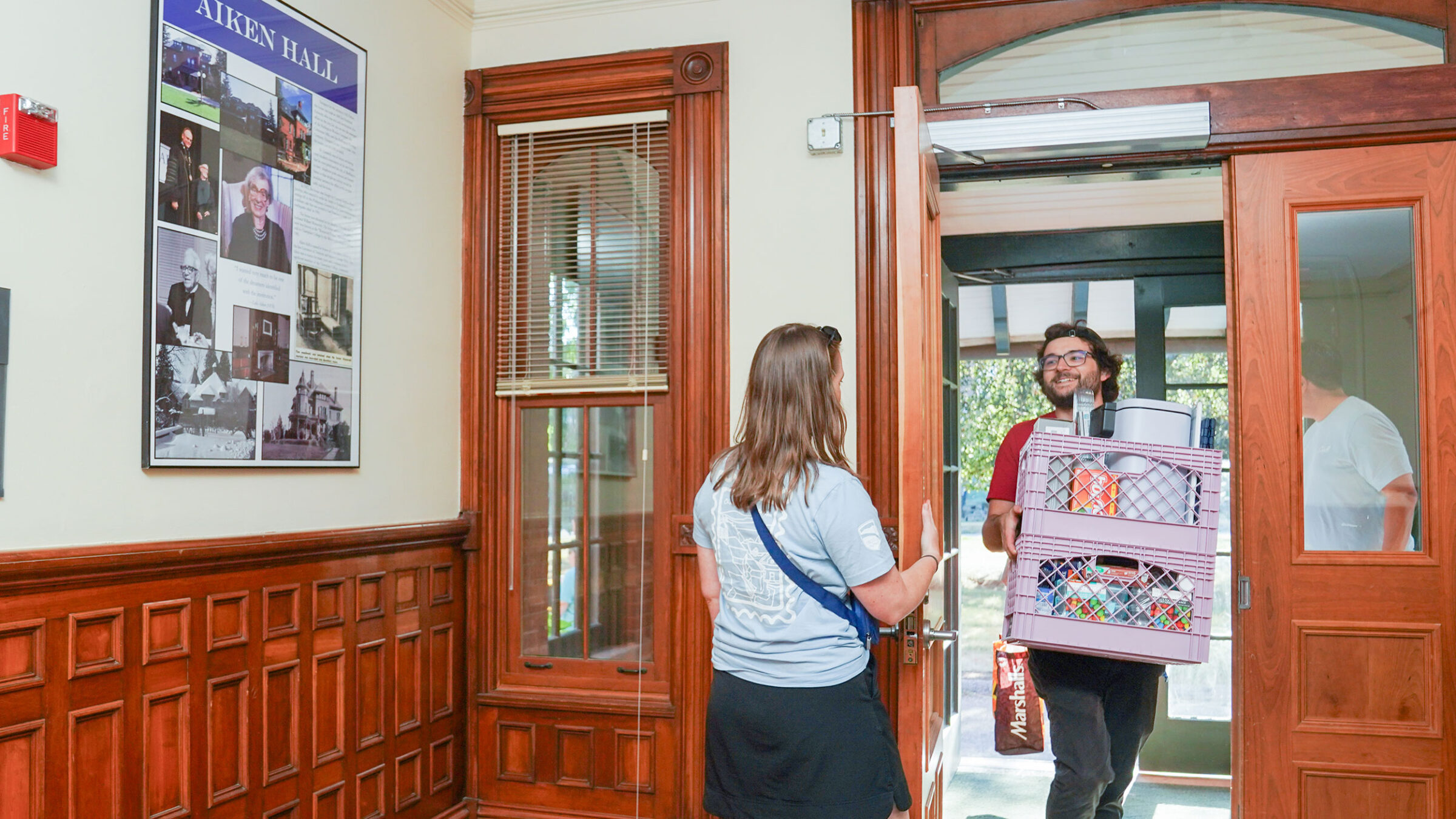 College student packs and moves into a dorm.